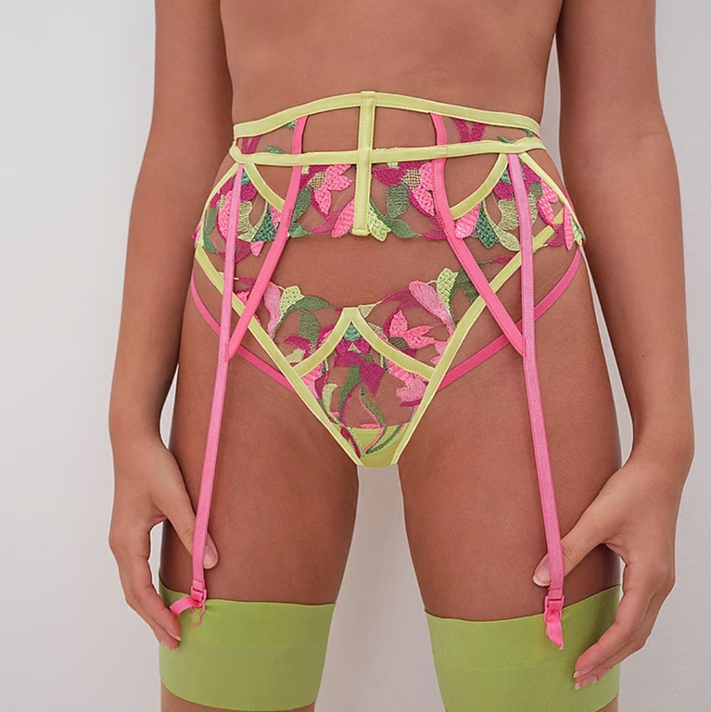 FL&L Petunia Embroidery Garter 🌷 - Picture 4 of 7